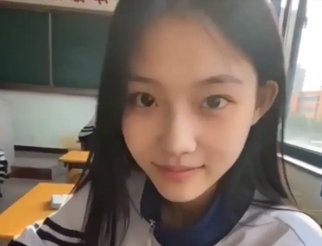 《我的十八岁女友》无删减版在线播放 4K蓝光画质高清免费观看 星空影院独播 - 我的十八岁女友高甜治愈短剧全集免费在线看